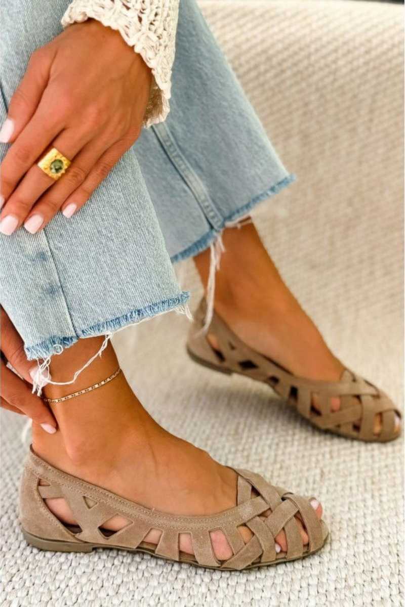Zara - Sandalias planas de puntera abierta y tejido entrecruzado