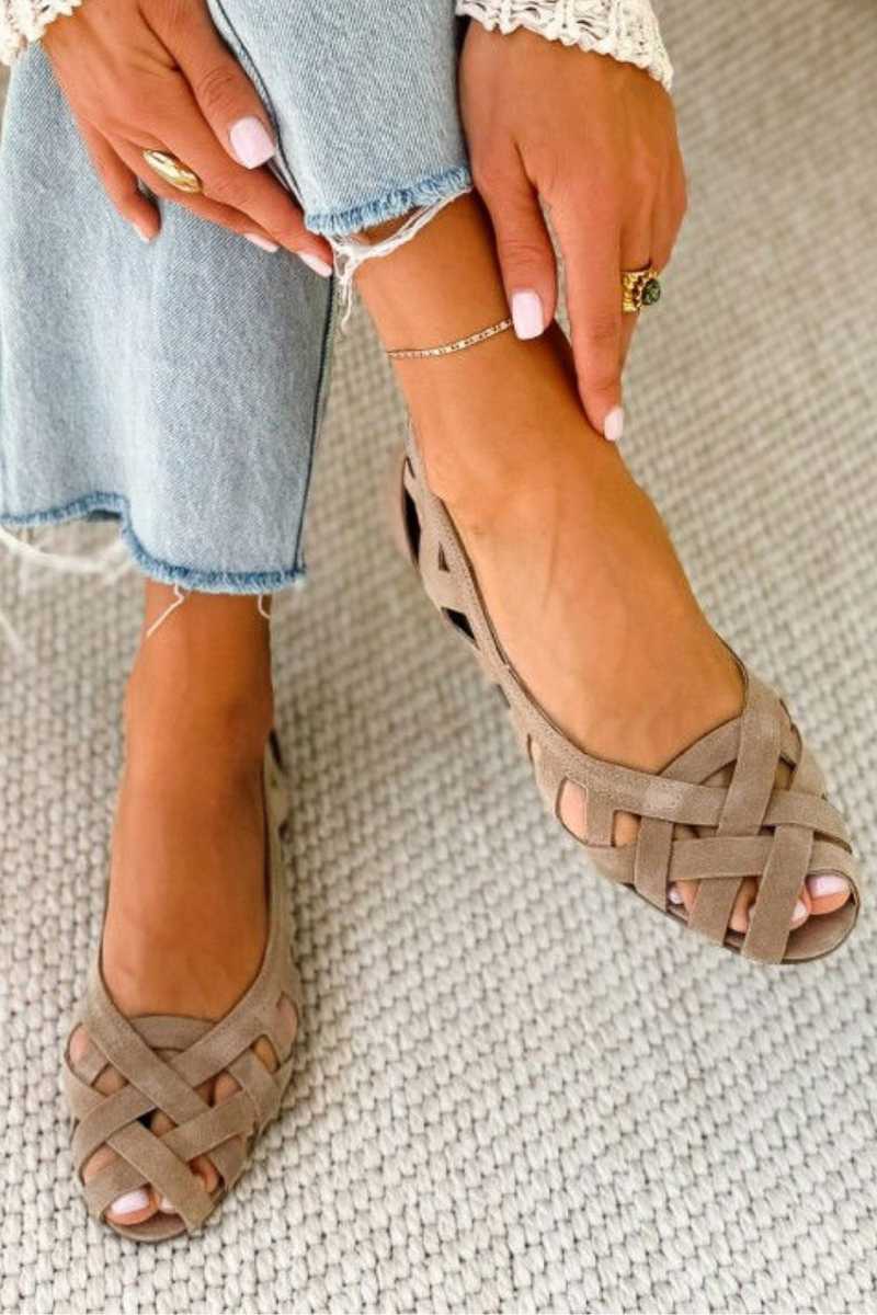 Zara - Sandalias planas de puntera abierta y tejido entrecruzado